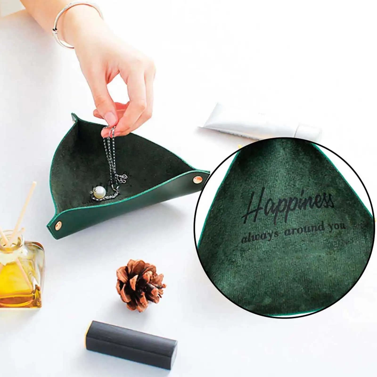 1Pcs Triangle Desktop Storage Box for Cosmetics Jewelry Keys Sundries Multi-Function Organizer Dark Green Sundries