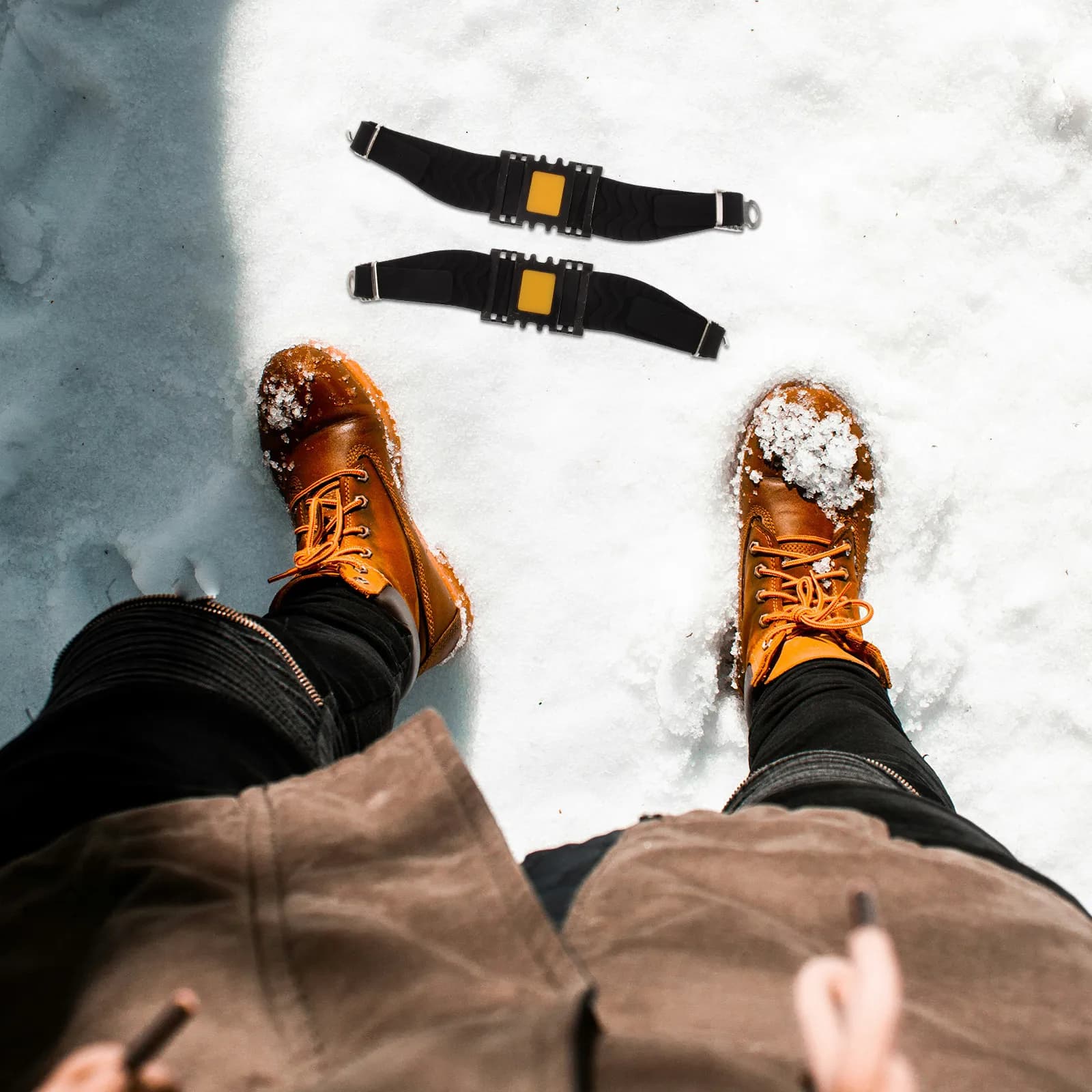 1 Paio di Ramponi Antiscivolo per Stivali con Borchie in Acciaio, Design Regolabile, Multiuso per Escursionismo Invernale, Arrampicata su Neve, Camminata su Ghiaccio