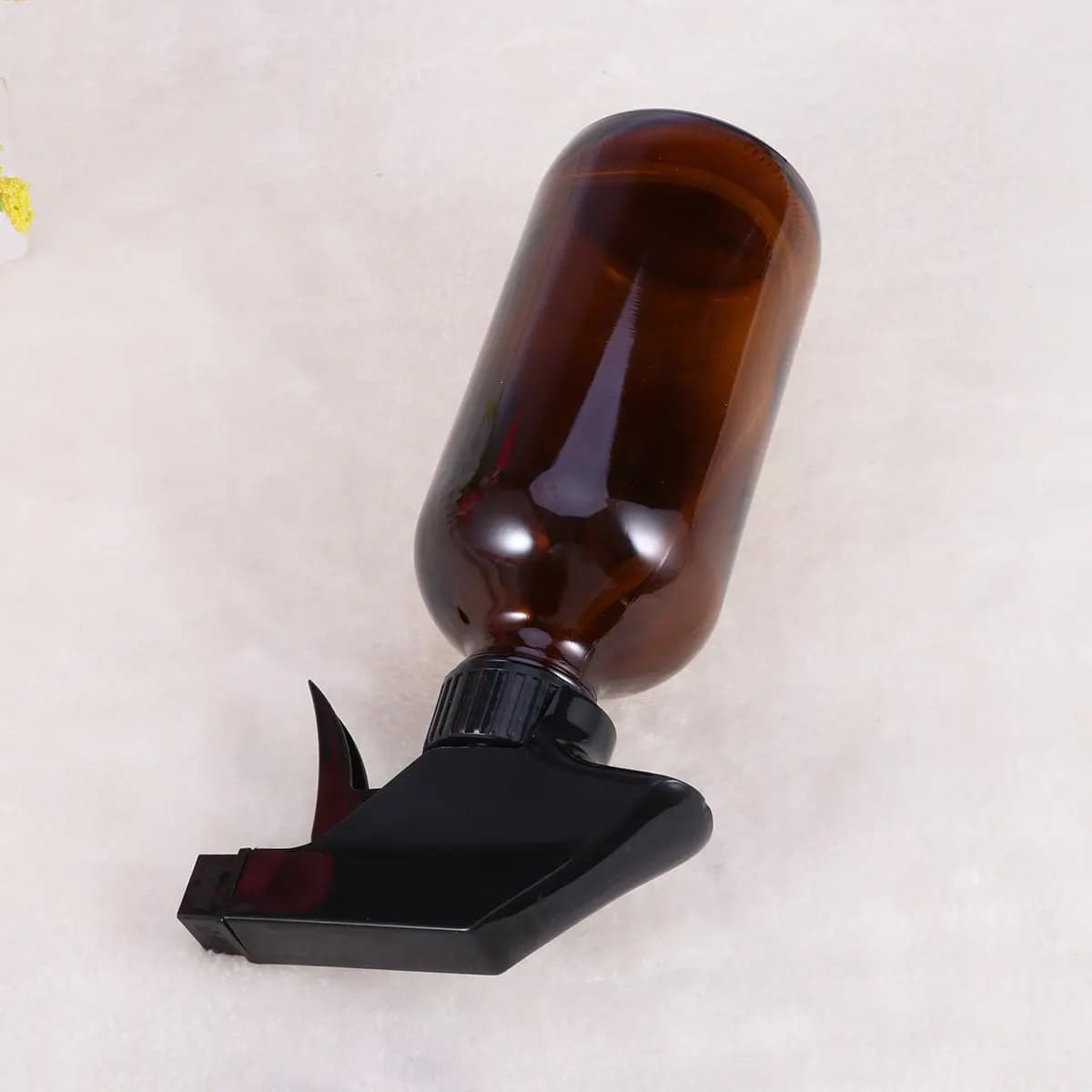 Flaconi Spray in Vetro Marrone Riciclabile da 250ml, Design Compatto e Portatile per Oli Essenziali, Oli Citrus, Aromaterapia, Spray Corpo e Ambiente