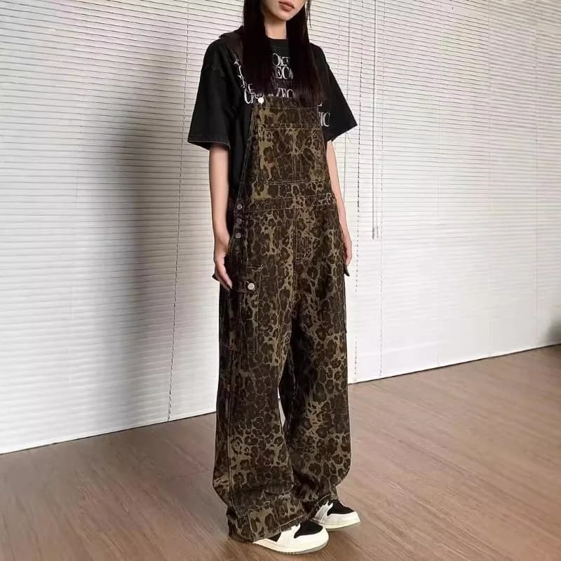 Nuova tuta in denim da donna 2026 con stampa leopardata, pantaloni larghi in denim autunno inverno, tuta casual in denim da donna di tendenza