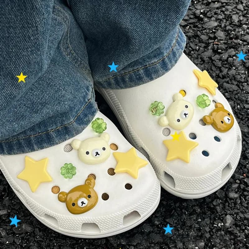 Ciondoli per Scarpe a Tema Orsetti Cartoon e Stelle, Accessori Serie Occhiali da Sole e Spiaggia, Decorazioni Fai-da-te per Sandali e Scarpe da Giardino, Fibbie Regalo