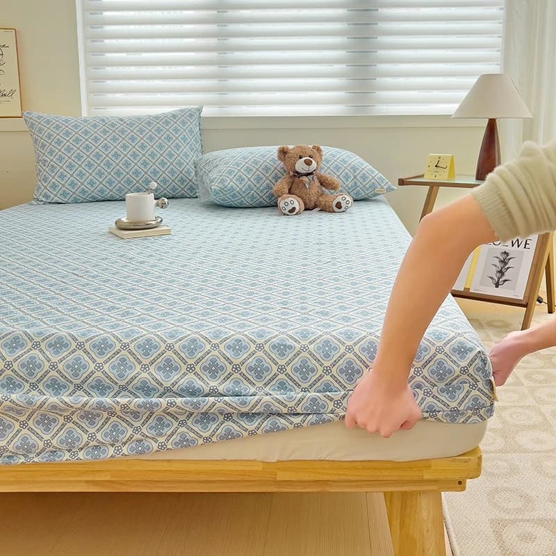 3pcs Floral Bed Sheet Set, Includes 1pc fitted sheet + 2pcs Pillowcases, Soft Breathable Fabric, Dustproof Non-Slip Mattress