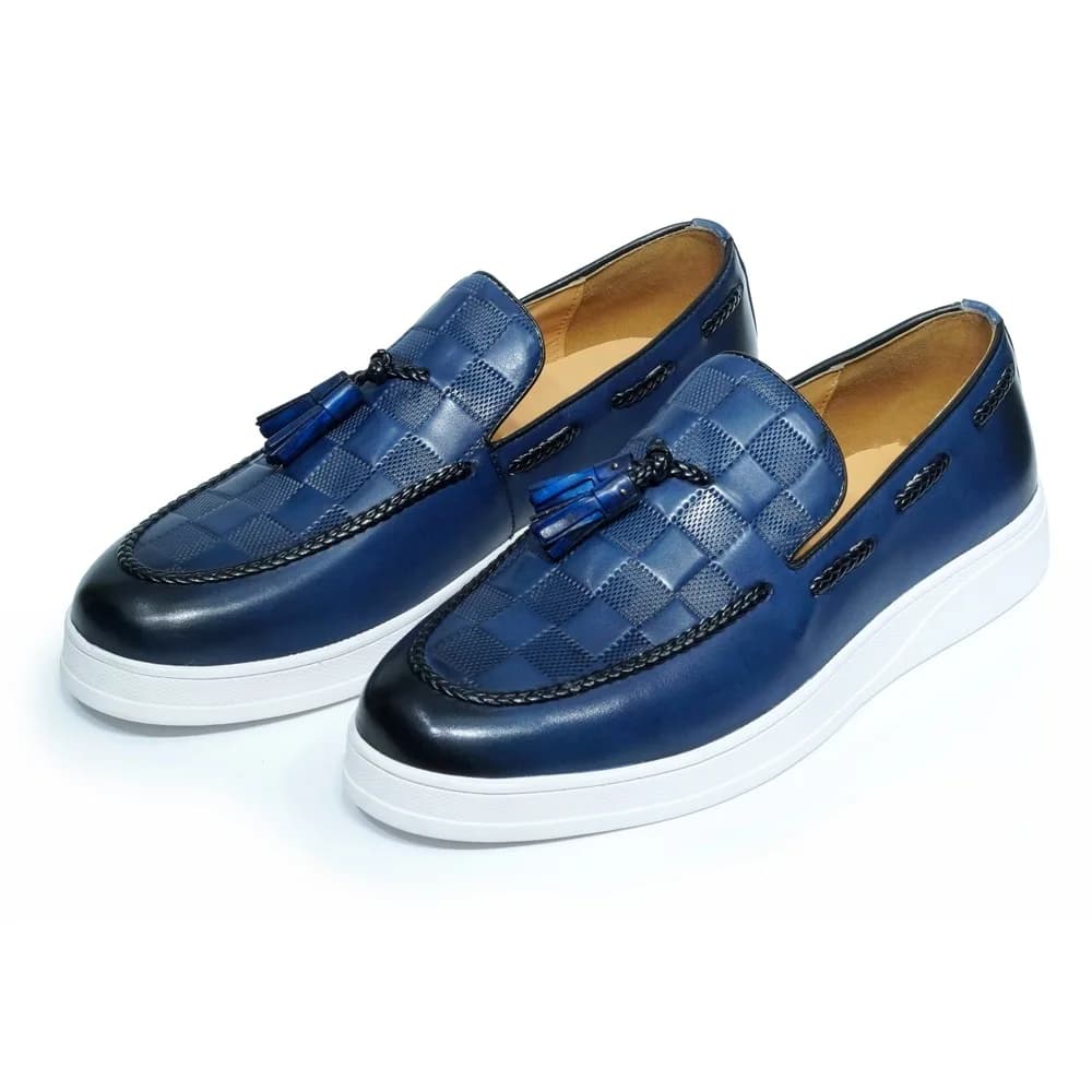Scarpe mocassini con nappe da uomo di lusso scarpe da ginnastica con punta tonda Slip-on in vera pelle blu nero rosso scarpe Casual da uomo di moda aziendale