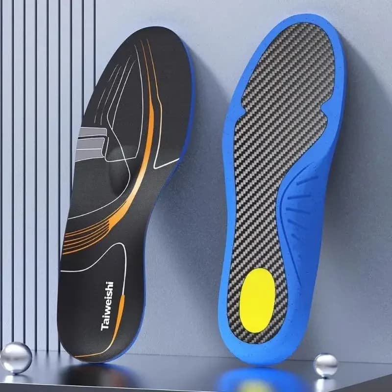 1 Paio di Solette in Fibra di Carbonio, Piastra in Carbonio per Sport, Corsa, Calcio, Basket, Assorbimento degli Urti, Escursionismo