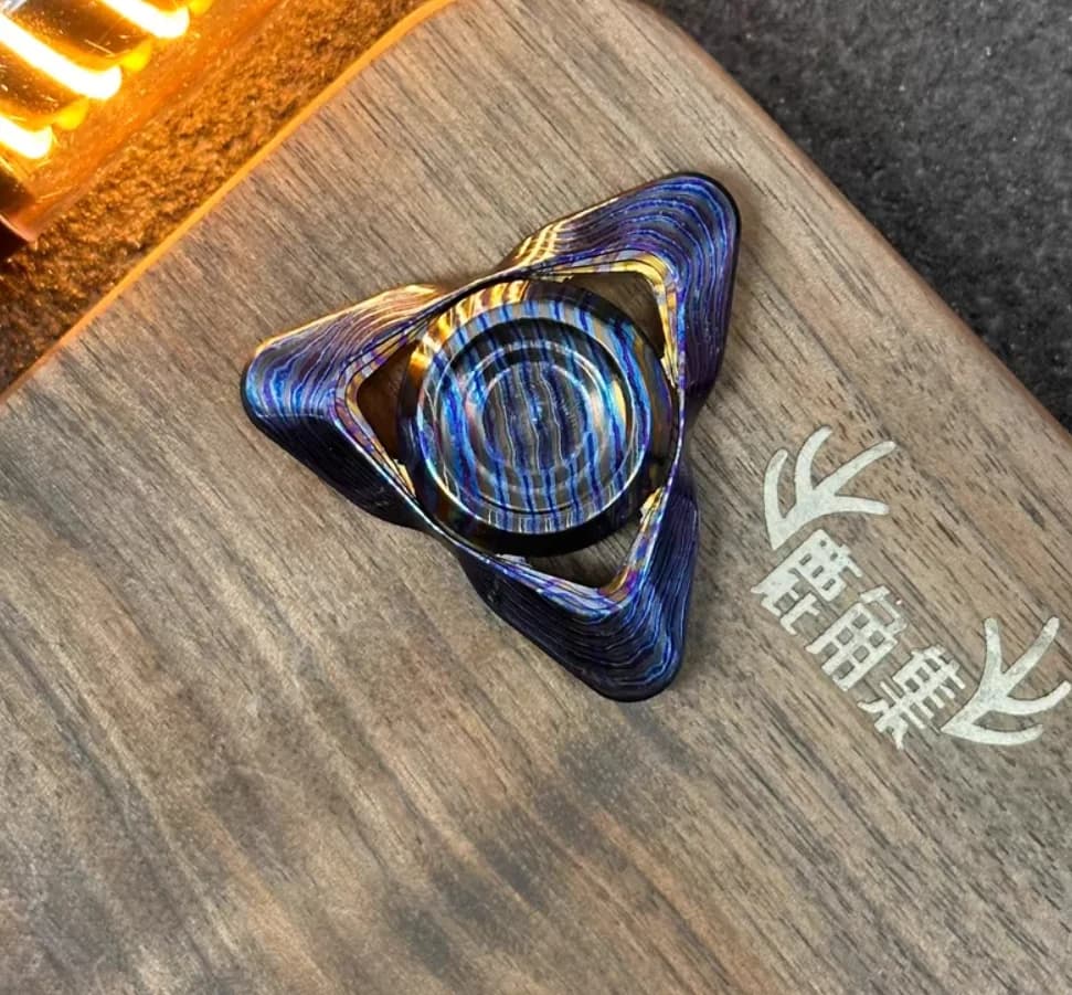 Giocattolo di decompressione fidget spinner EDC Cainiao 1 zircuti usato