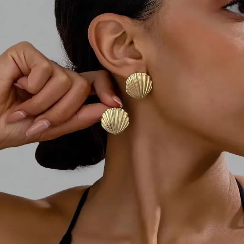 Nuova esagerazione Orecchini a bottone con texture di conchiglia dell'oceano per le donne Accessori alla moda Personalizzazione Orecchini gioielli Abbigliamento quotidiano