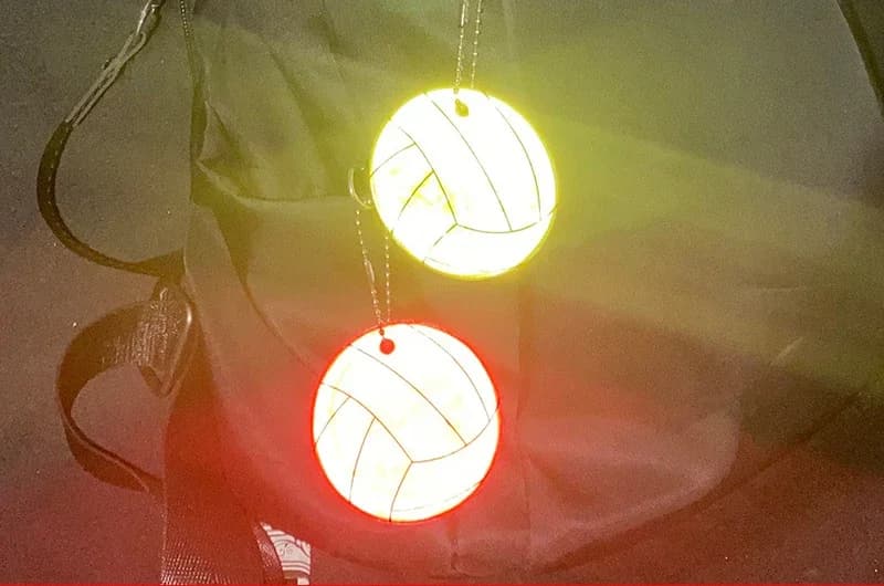 2 pcs/6cm Shoyo Hinata Volleyball Reflective Night Guide Safety Warning Keychain Creative derived PVC Bag Pendant