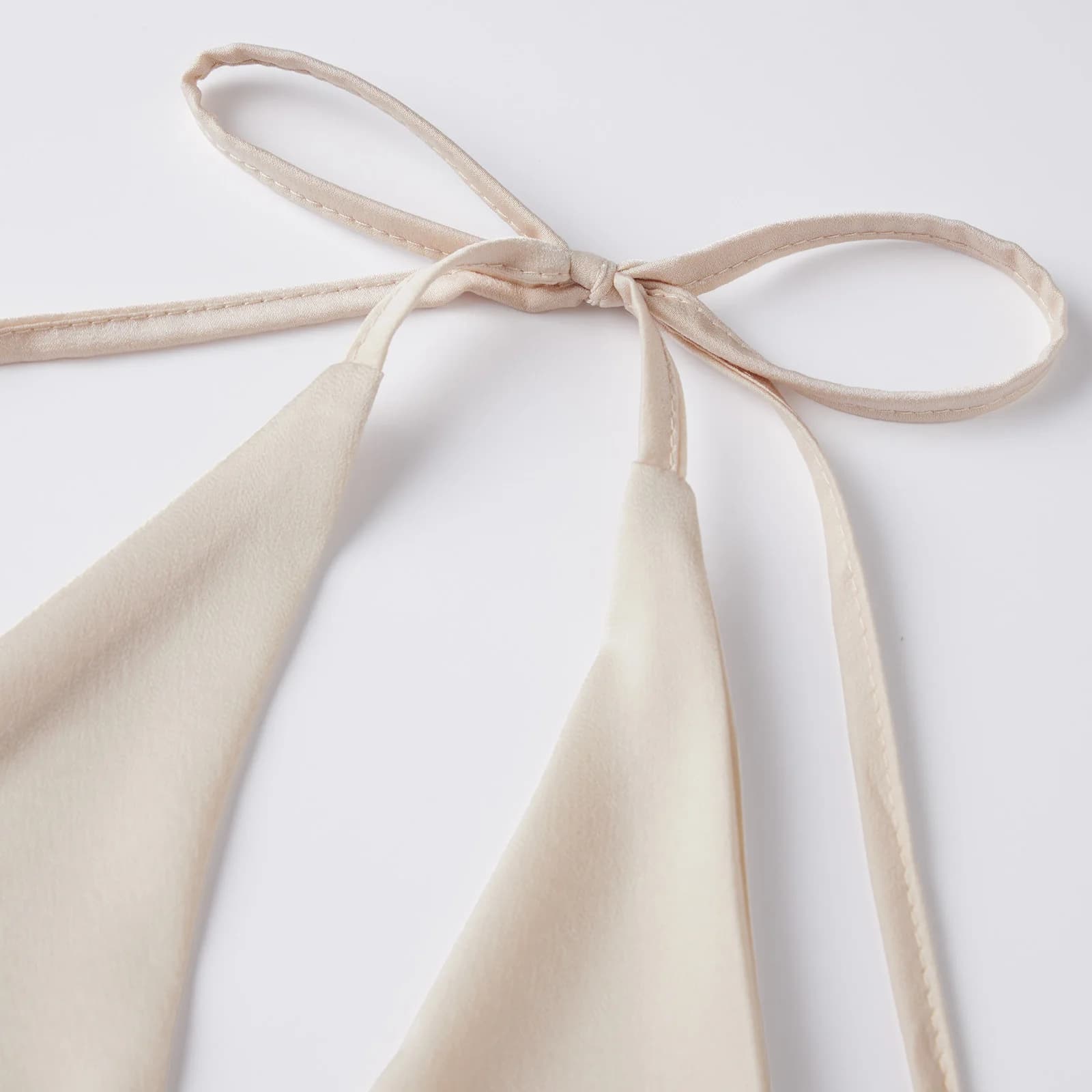 Elegante Abito Lungo Senza Maniche con Scollo all'Americana e Dettaglio in Pizzo in Vita, Design Elegante con Scollo a V Profondo e Schiena Scoperta per la Moda Estiva