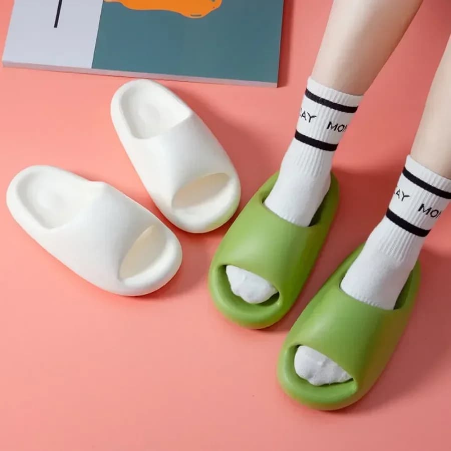 Soft Summer slippers with Cloud cushioning Interior and Exterior for Couples, Adult Bread Sandals, Women's slippers