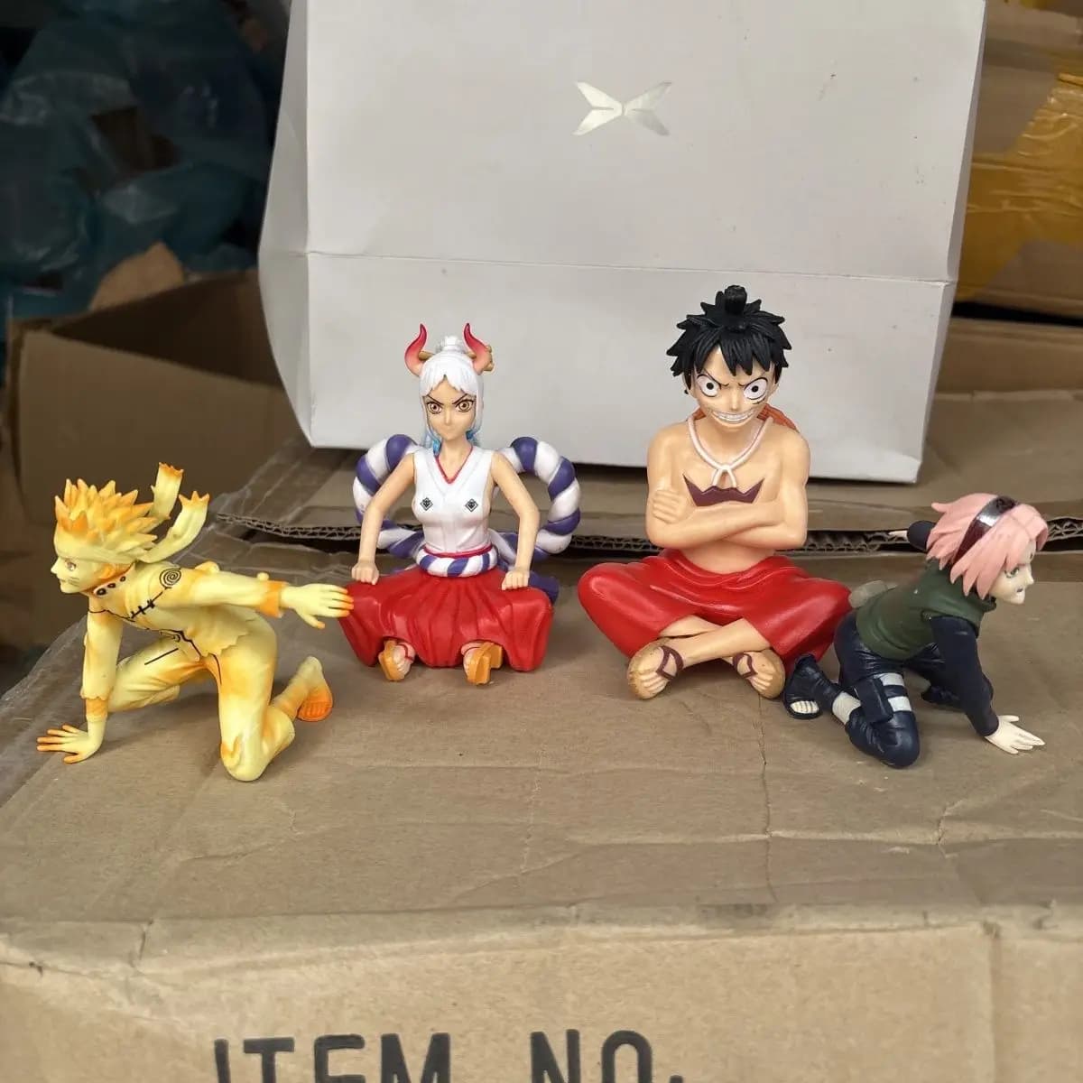 Modellini da collezione di One Piece e Naruto da 10 cm, oggetti interessanti da collezionare, regali per gli altri.
