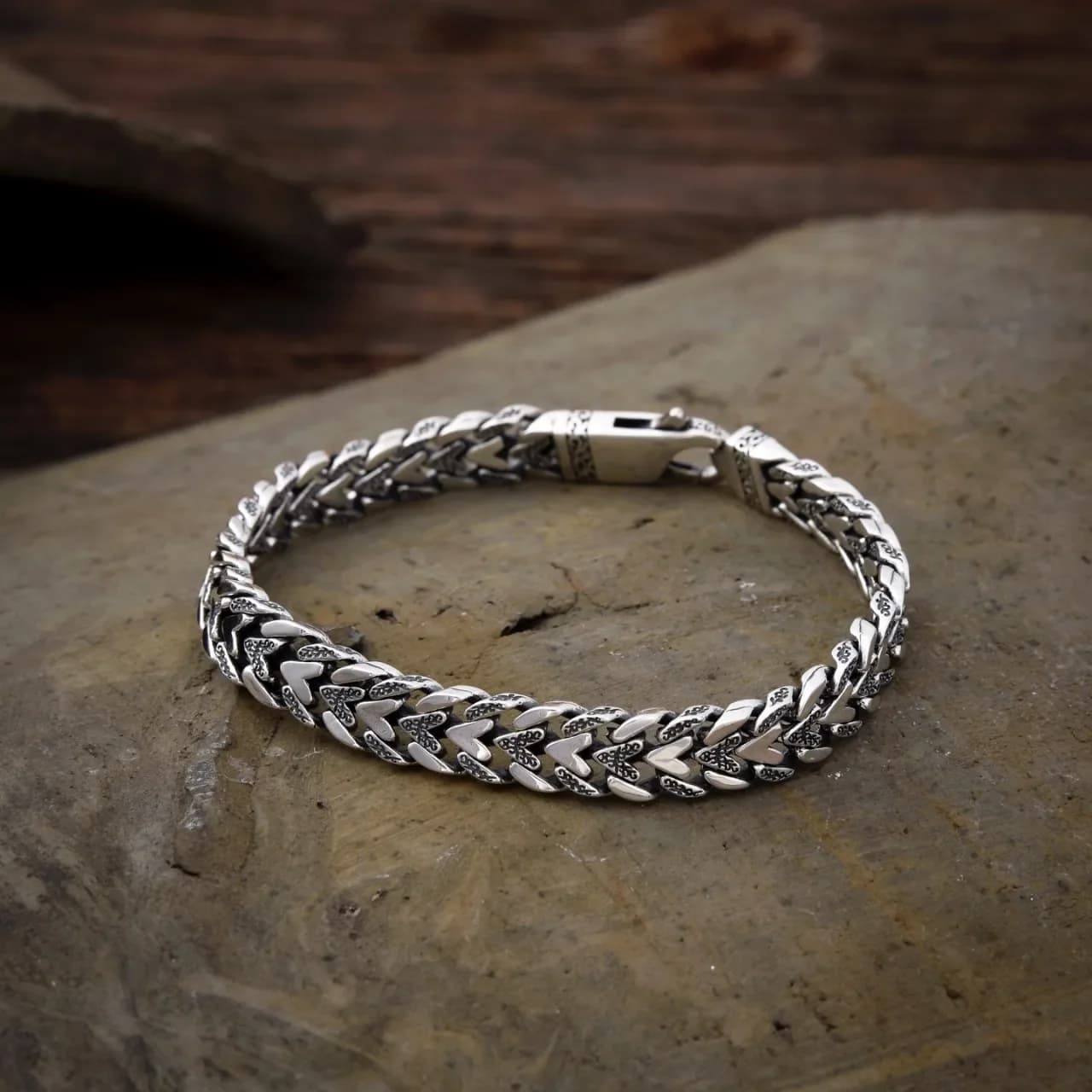 New Heritage Inspired Mens High Polish Meander Pattern Cable Chain Necklace Luxury Stainless Steel Versatile Fashion Jewelry