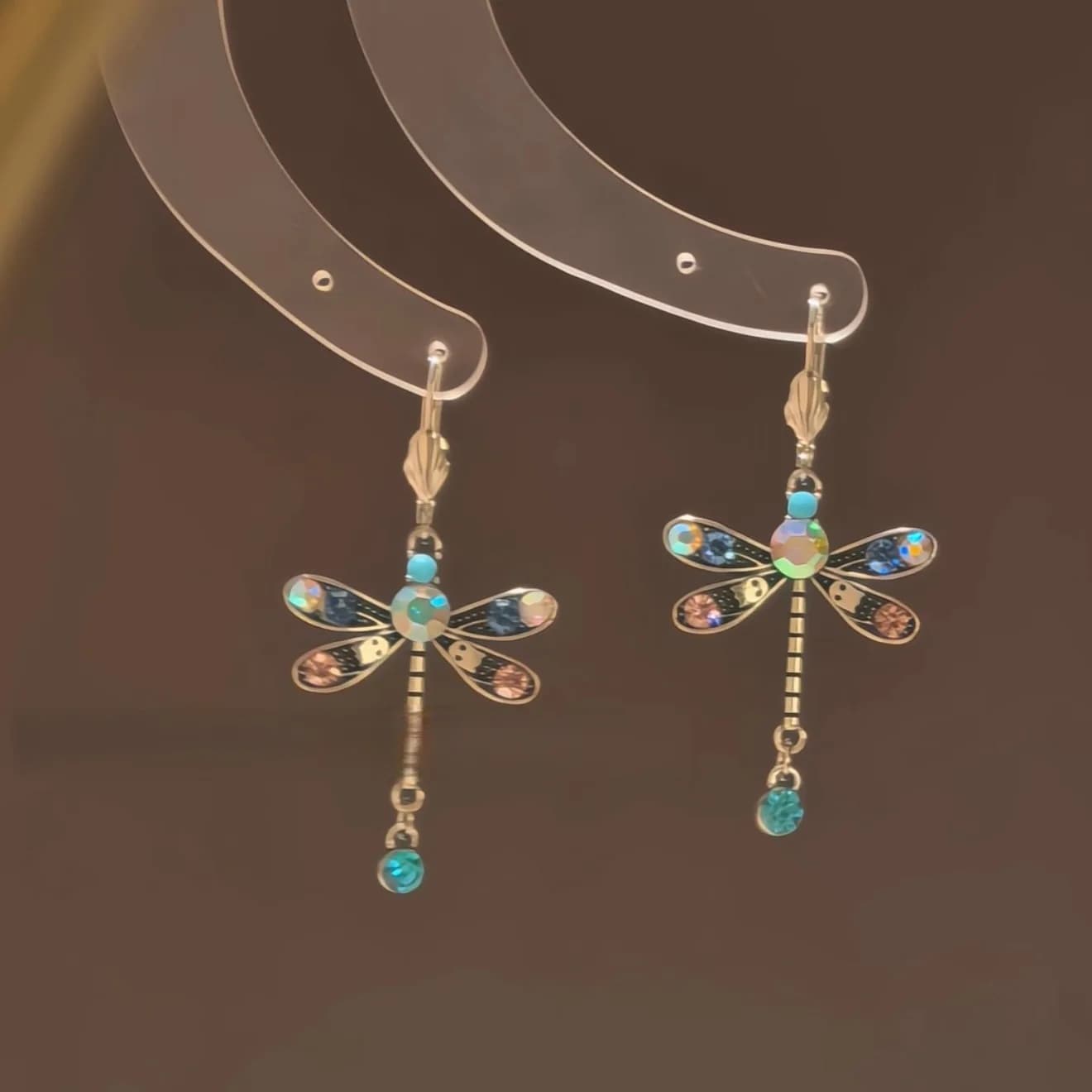 Sweet and personalized design dragonfly earrings 2025 new popular high-end earrings suitable for winter vacation style earrings