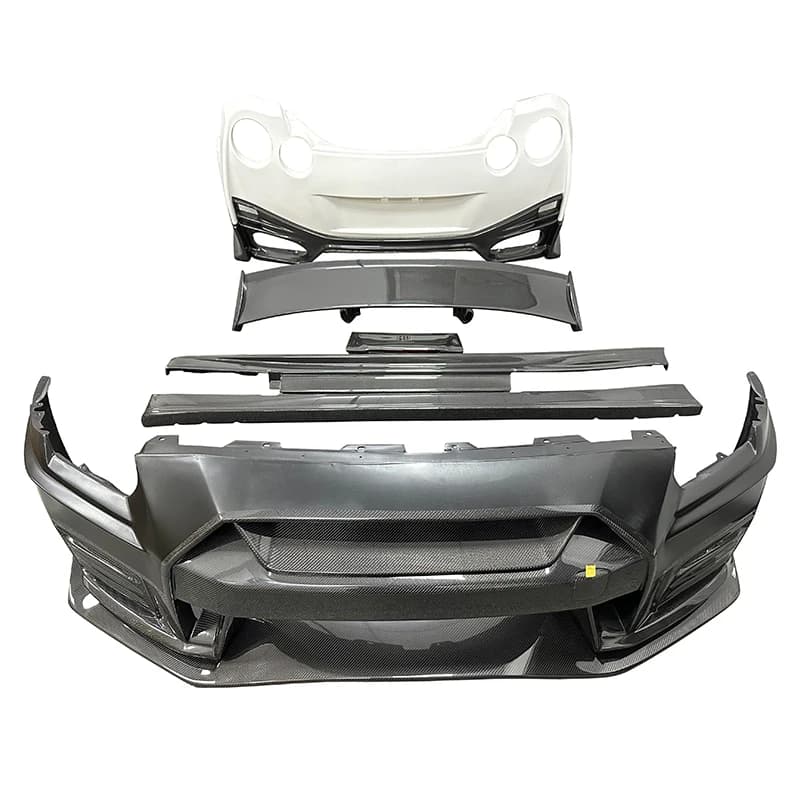 Kit carrozzeria semi-carbonio con spoiler anteriori e posteriori e minigonne laterali per R35 2008-2016