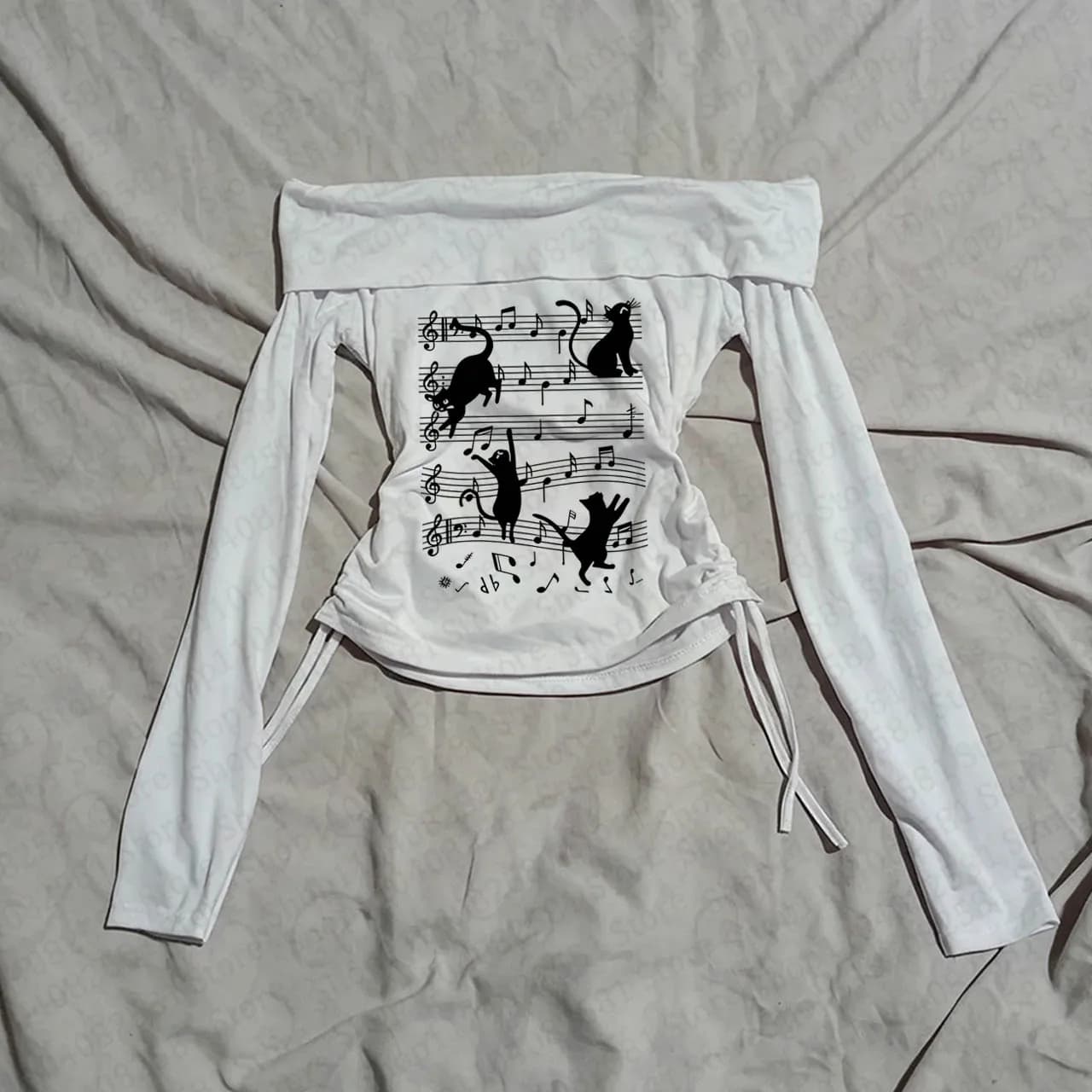 Fashionable retro cute Harajuku Emo style sexy sweet and spicy slim fit white casual T-shirt letter printed long sleeved top emo