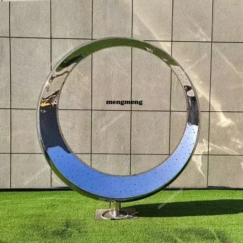 Scultura personalizzata in acciaio inossidabile 304 a forma di luna, grande scultura luminosa cava iconica per parchi all'aperto, luoghi panoramici urbani e decorazioni.