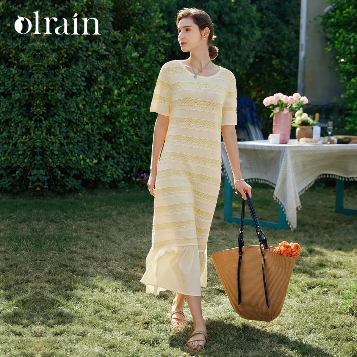 Abito Estivo da Donna OLrain 2026, Design Francese Traforato, Vestito a Righe in Maglia, Manica Corta, Collo Tondo, Modello O24XZ86299