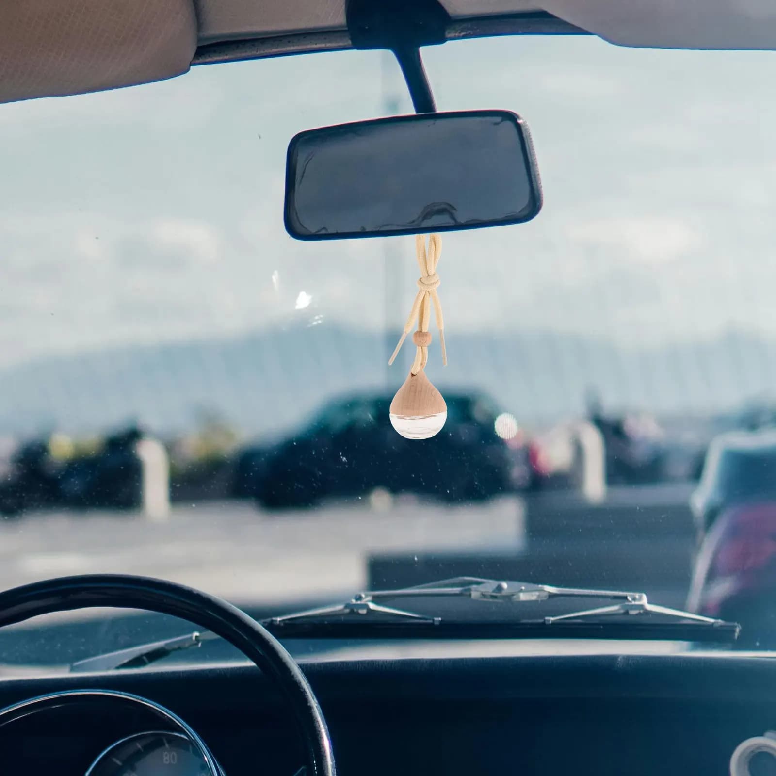 2 Pezzi Bottiglia in Vetro per Aromaterapia Auto, Diffusore Ricaricabile da Appendere per Oli Essenziali, Profumatore di Lusso per Veicoli