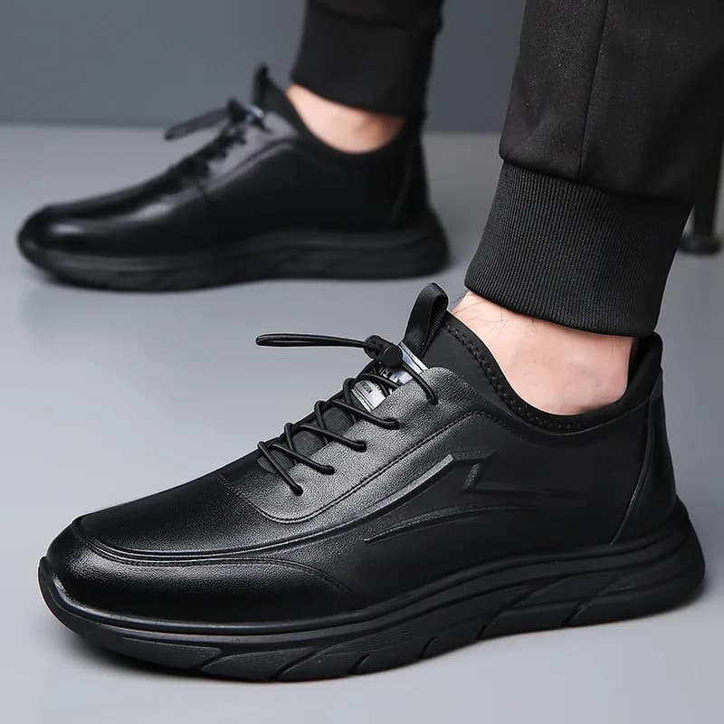 Tendenza moda Scarpe da ginnastica da uomo in vera pelle Designer Pelle bovina Scarpe da tavolo traspiranti con suola morbida per uomo Scarpe sportive casual nere