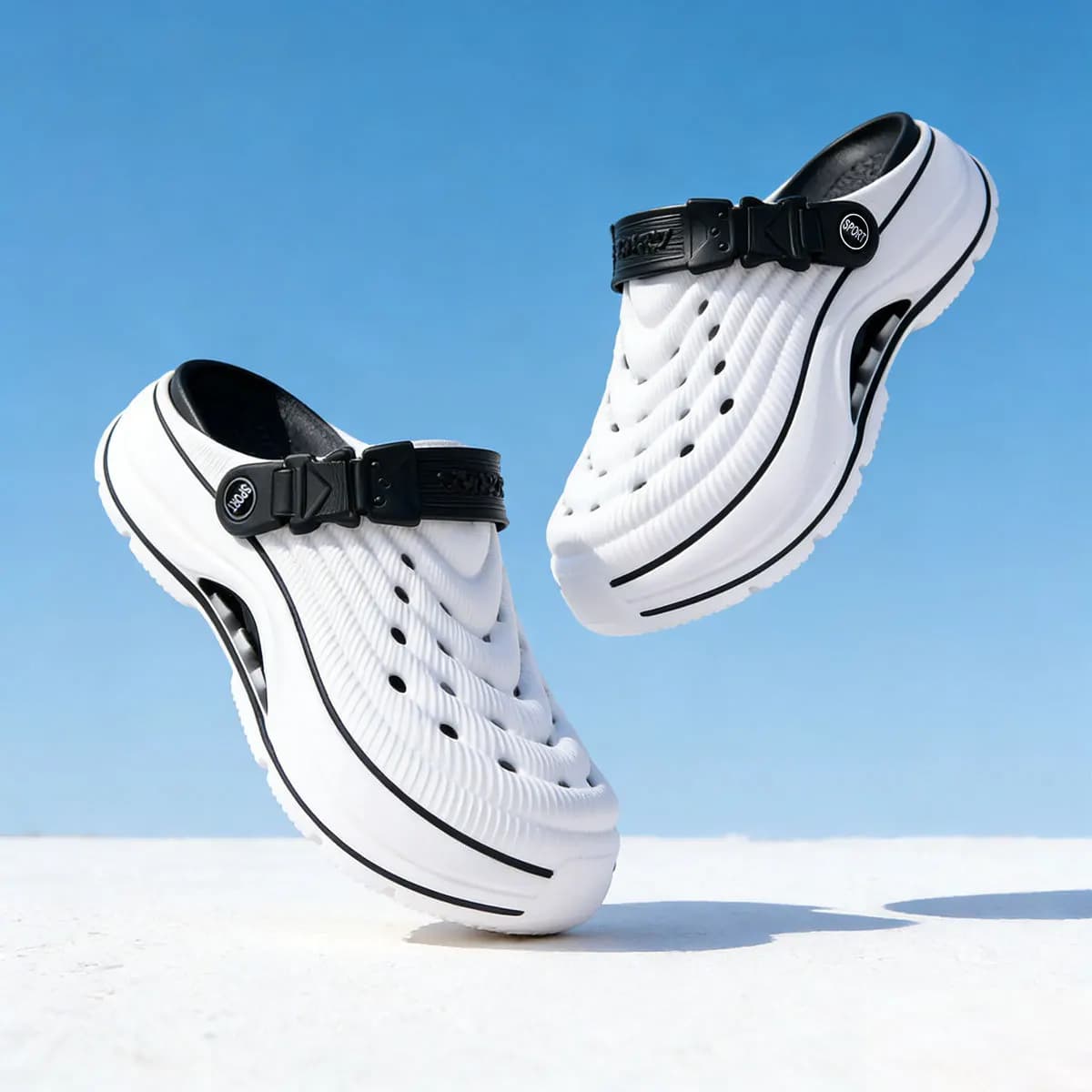 New Couple Models Hole Shoes Summer Women's Sandals Beach Lightweight Men's Slides Close Toe Indoor Street Platform Clogs Men