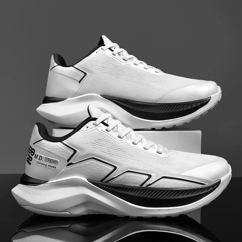 2025 Nuove sneakers con piattaforma unisex Scarpe da corsa leggere e traspiranti in tessuto a mosca per uomo Scarpe da tennis comfort in rete per donna