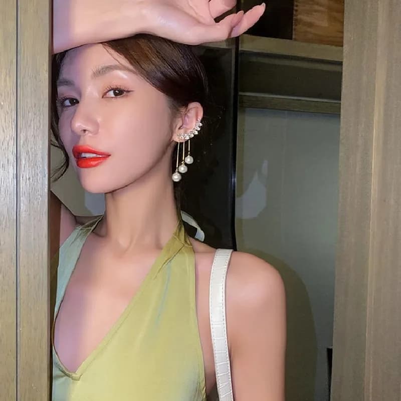 New Sparkling Diamond Earrings Women's Ear Clips Douyin Internet Celebrity Style Tassel Long Ear Jewelry for Women 2026 Autumn