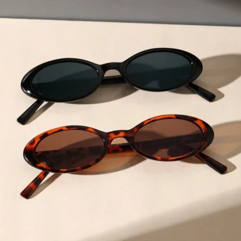 Occhiali da sole decorativi classici ovali con montatura piccola in plastica da 2 pezzi per viaggi all'aperto guida vacanze al mare