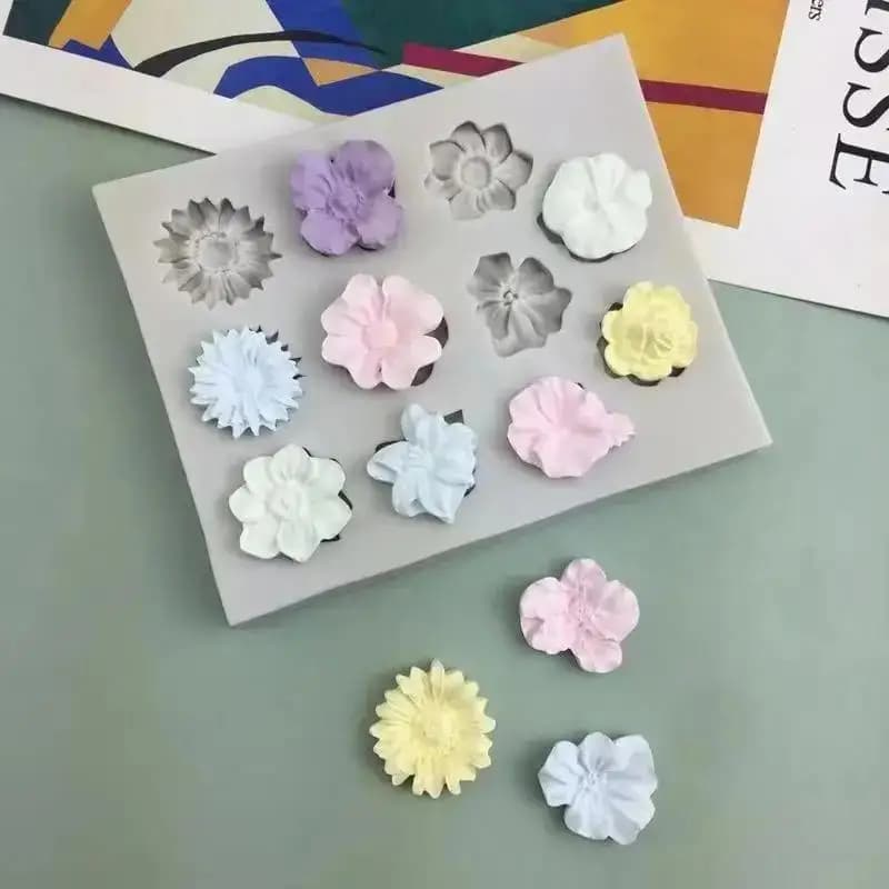 Mini piccolo fiore stampo in silicone creativo fai da te caramelle al cioccolato stampi 3D cucina cottura torta decorazione strumento candela sapone stampo