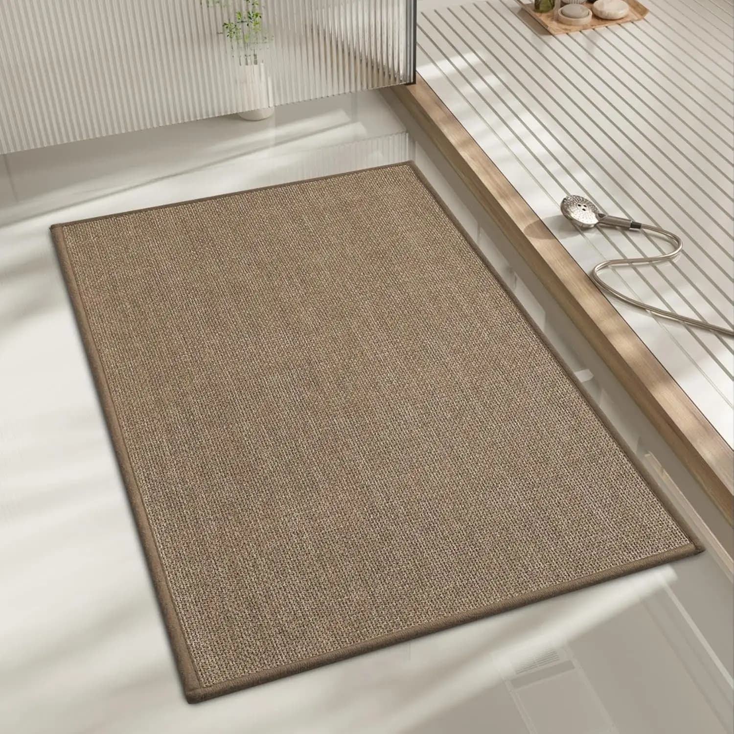 Tappetino da Bagno Ultra Sottile Antiscivolo, Asciugatura Rapida e Assorbente 24x17 Pollici per Pavimento del Bagno in Beige Scuro