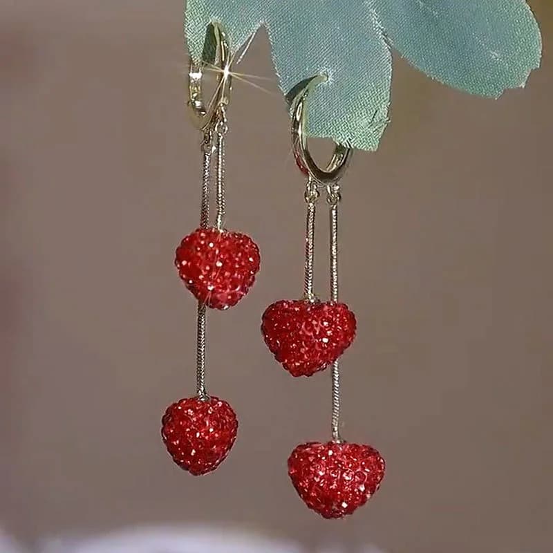 Squisiti orecchini pendenti a forma di cuore rosso con strass pieni per le donne Orecchini lunghi con nappa in zirconi lucidi di lusso Gioielli per feste quotidiane