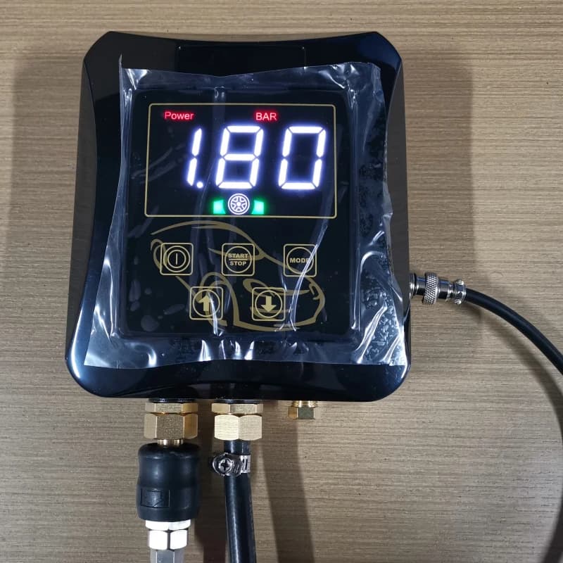 Gonfiatore automatico per pneumatici con display digitale a parete FS-303B per gonfiaggio automobilistico completamente automatico senza problemi