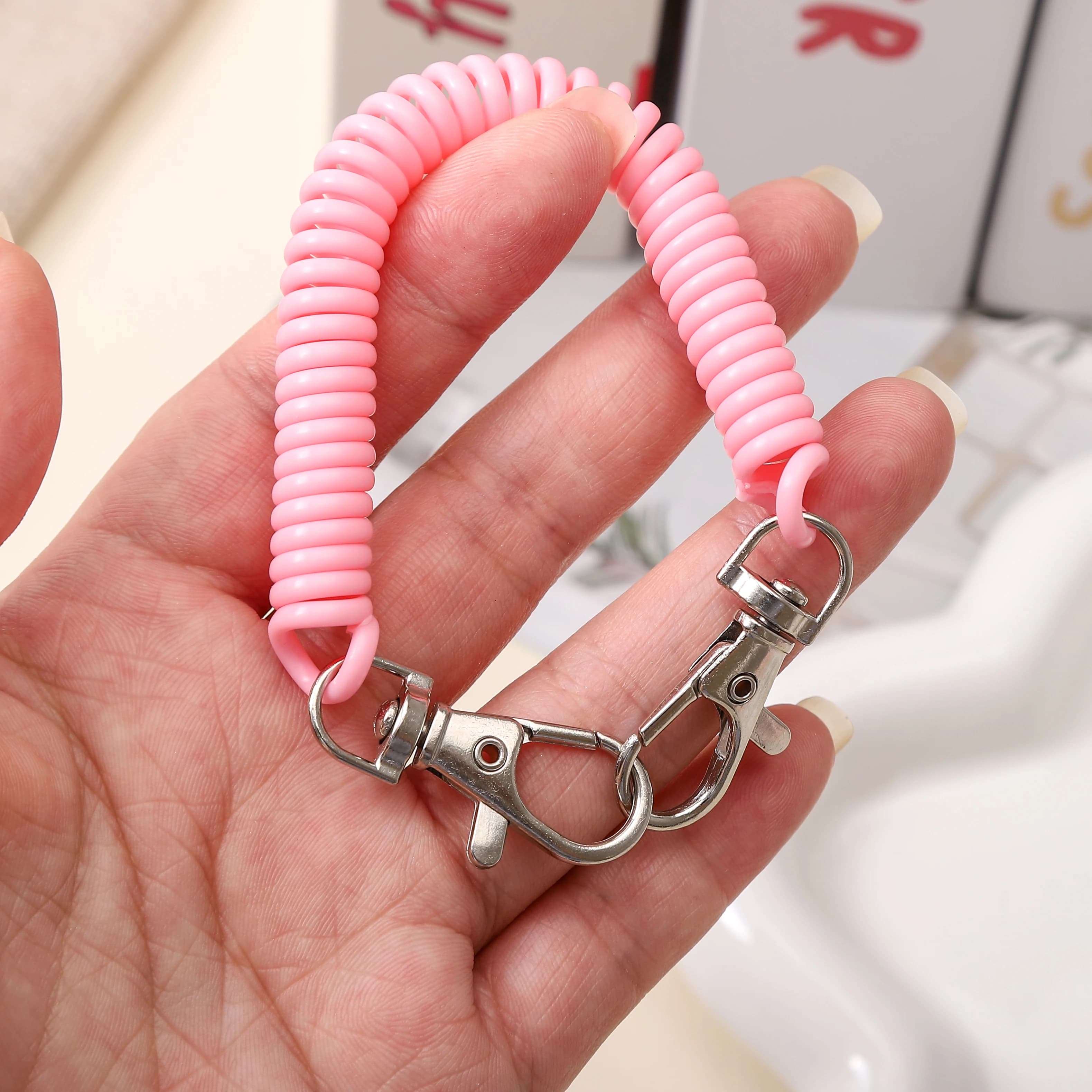 1Pc/bag 18cm Plastic Elastic Retractable Keychain Wrist Spring Coil Spiral Stretch Lanyard Key Chain For Jewelry DIY Making