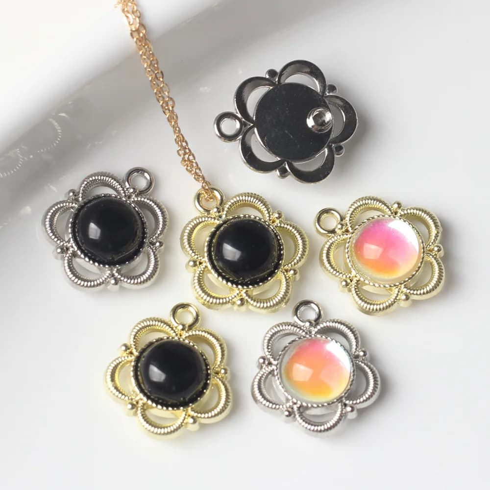 Exquisite pendants with zinc alloy flower shaped pendant for DIY necklaces and other accessories 10 pieces/lot