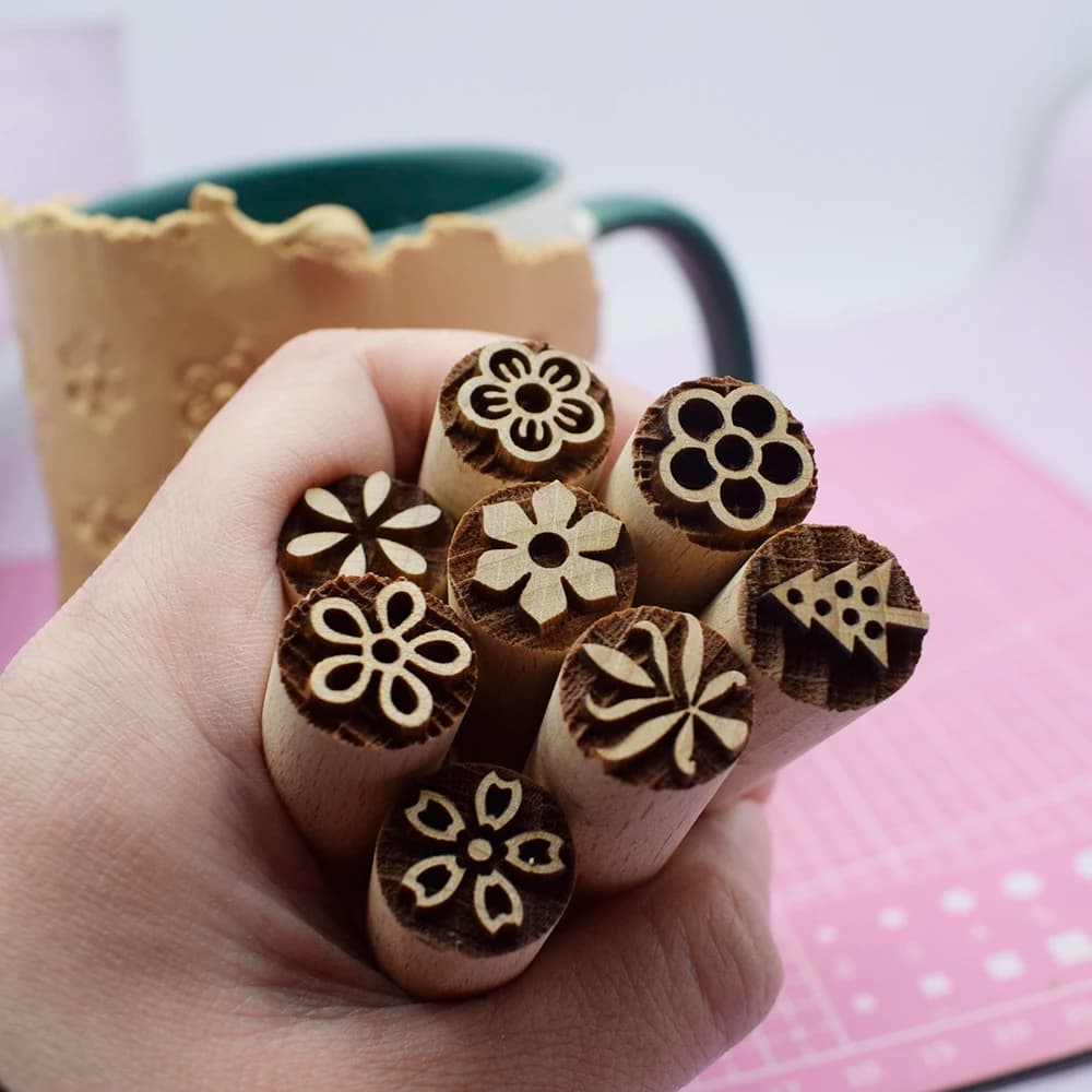 Mini timbro di argilla da 1,5 cm Blocco di legno Fiore Timbro di stampa in rilievo per argilla polimerica Texture di ceramica Stampa impressionante Sigilli per argilla