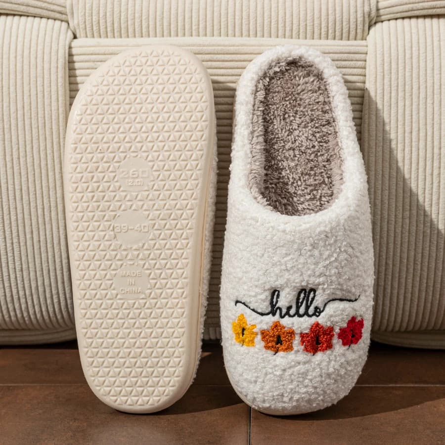 Winter women's Slippers for soft and breathable interior comfortable autumn leaves couple fashion winter shoes