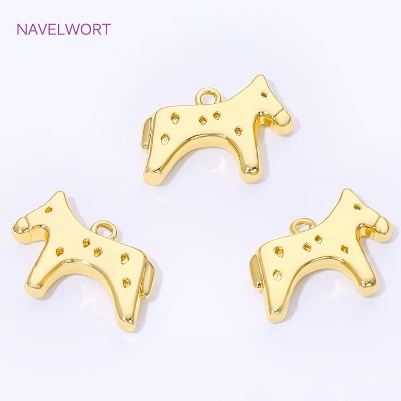2/4/6 pezzi di ciondoli con ciondolo a forma di cavallo placcati in oro 18 carati per la realizzazione di braccialetti, pendenti decorativi in ottone, accessori di gioielli per collane fai da te