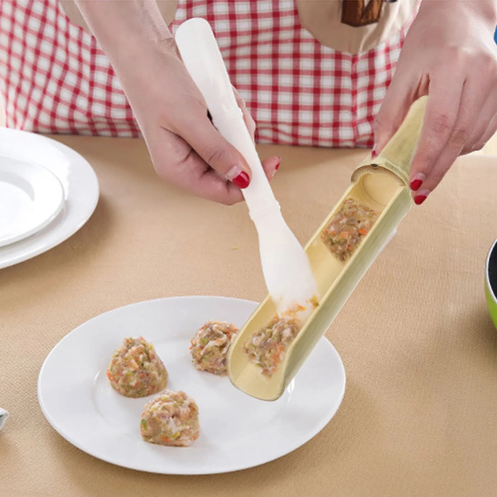 2Pcs Bamboo Shrimp Sliders Spoon Set Premium Wood Meatball Maker Tool Easy Grip Handle for Shrimp Balls Meatballs Storage Plate