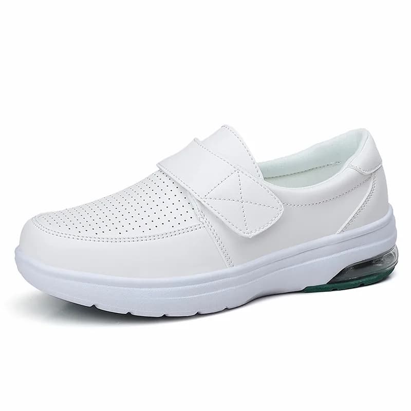 Scarpe bianche con plateau Scarpe da lavoro da infermiera leggere e comode casual da donna Moda slip on mocassini antiscivolo Chaussure Femme