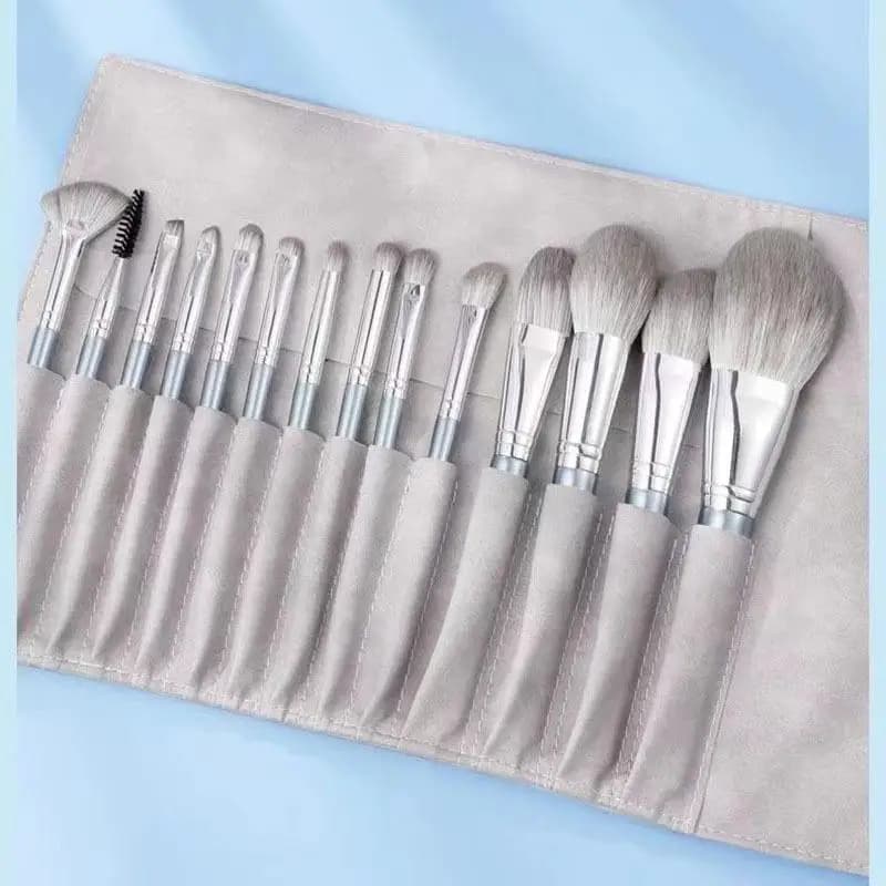 Set of 14 Ultra Soft Makeup Brushes, Delicate Seeds for Face, Free Powder and Umbrella, Professional Cosmetic Brushes