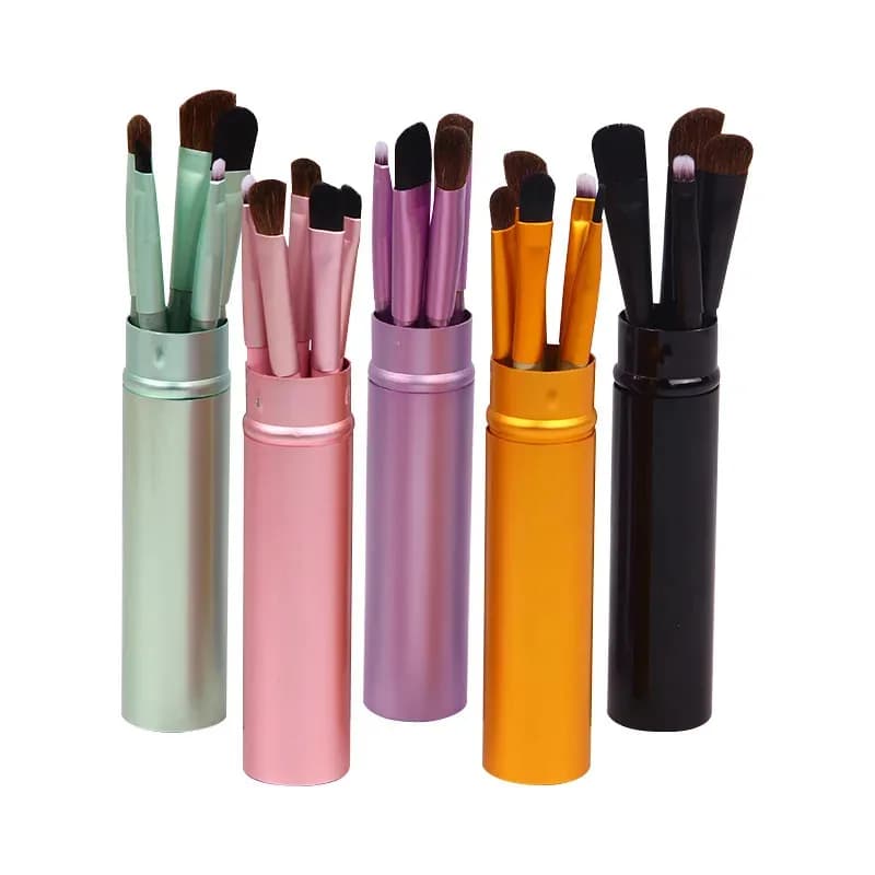 5 Pz Pennelli per trucco Set di strumenti Ombretto Correttore Sopracciglio Labbro Miscelazione Bellezza Make Up Pennelli delicati sulla pelle Strumento cosmetico per le donne