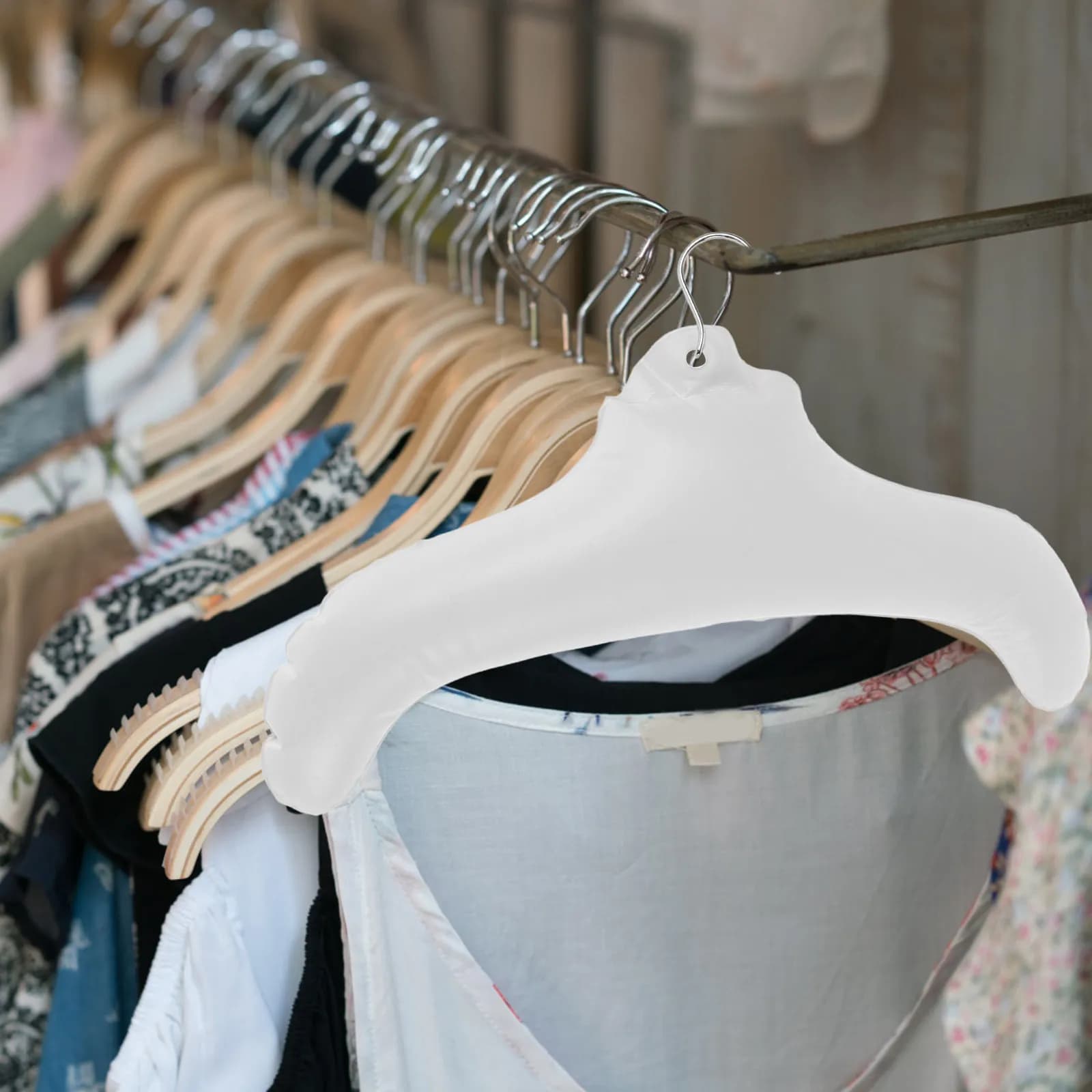 Set di 3 Appendiabiti Gonfiabili Portatili Salvaspazio per Viaggi, Casa, Armadio, Stendibiancheria per Camicie, Pantaloni, Gonne, Calzini