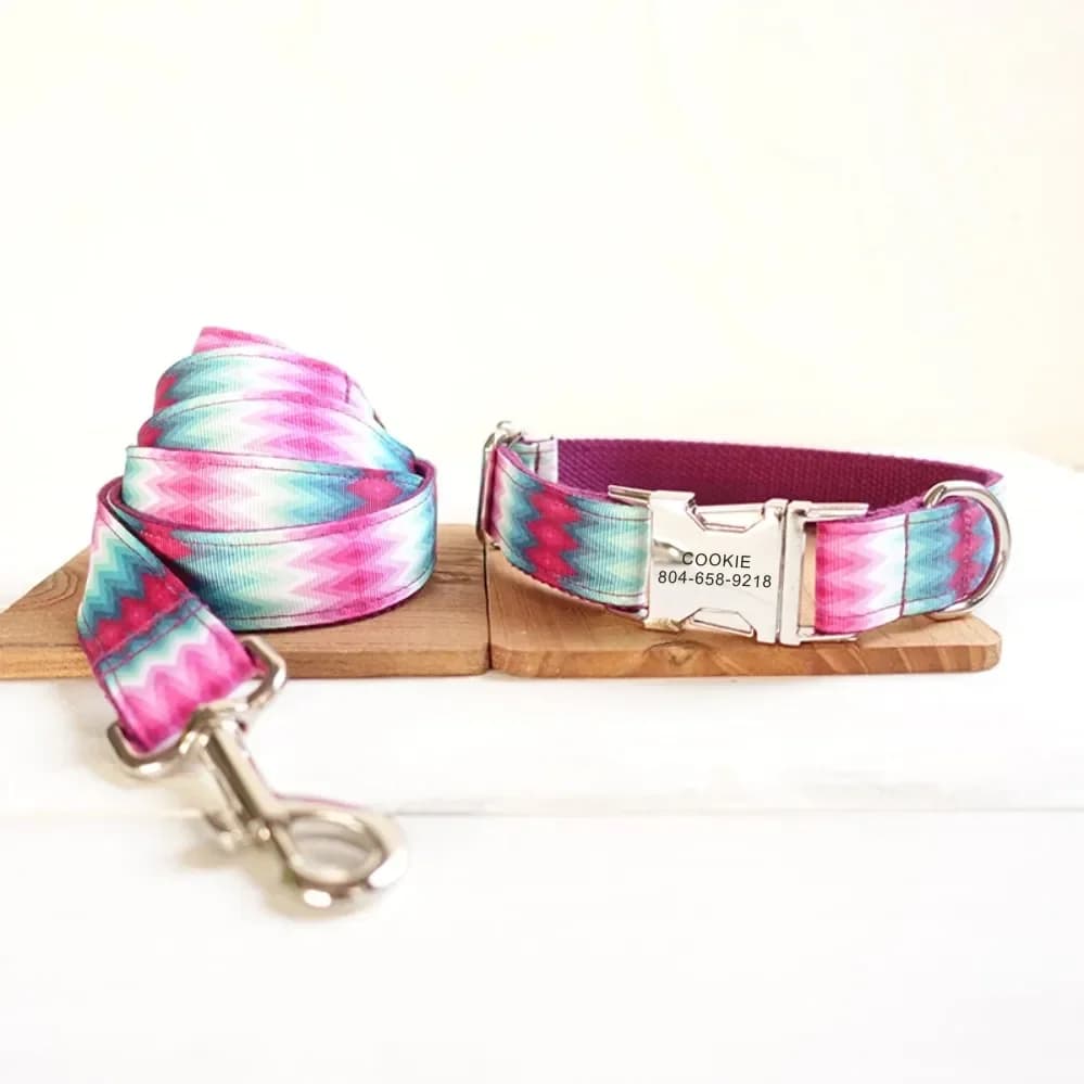 Collare per cani personalizzato con incisione gratuita, guinzaglio per animali abbinato, fibbia in metallo con contatti personalizzati, collare per animali di pavone con onde viola