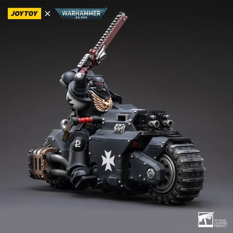 JOYTOY Warhammer 40K Space Marines Black Templars Outrider Brother Valtus 1/18 Action Figure Modello da Collezione Decorazione Regalo