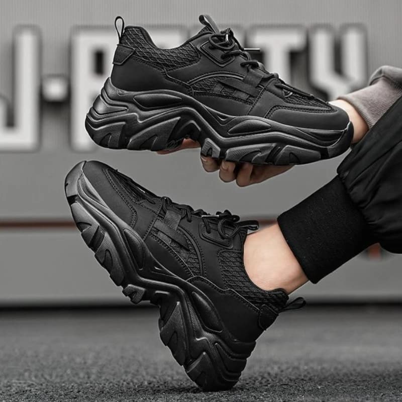 Solette da uomo con suola spessa ventilata in rete autunnale Scarpe streetwear nere Scarpe da ginnastica sportive con tacco nascosto