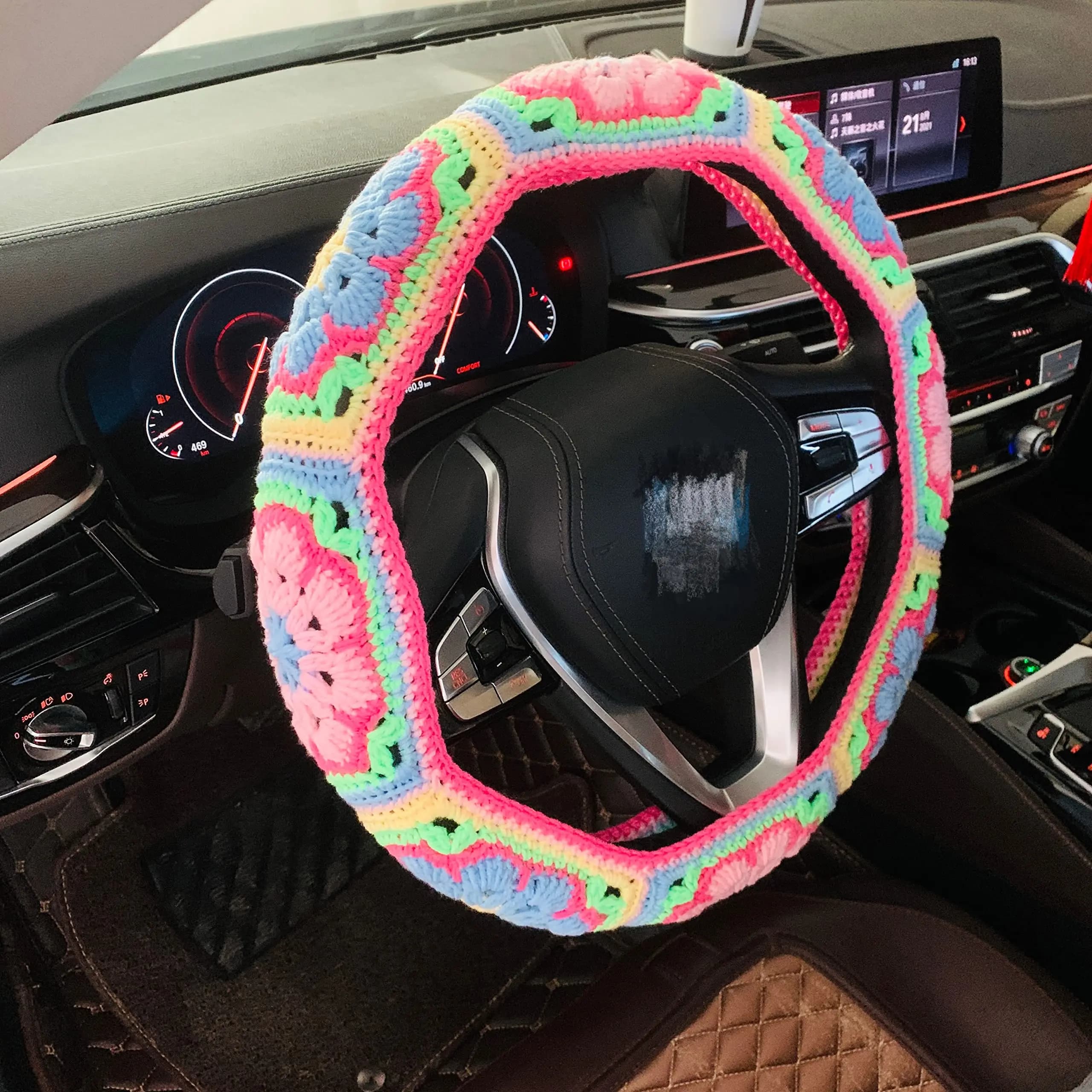 Coprivolante all'uncinetto fatto a mano in morbido cotone con design floreale per decorazioni interne auto per adulti
