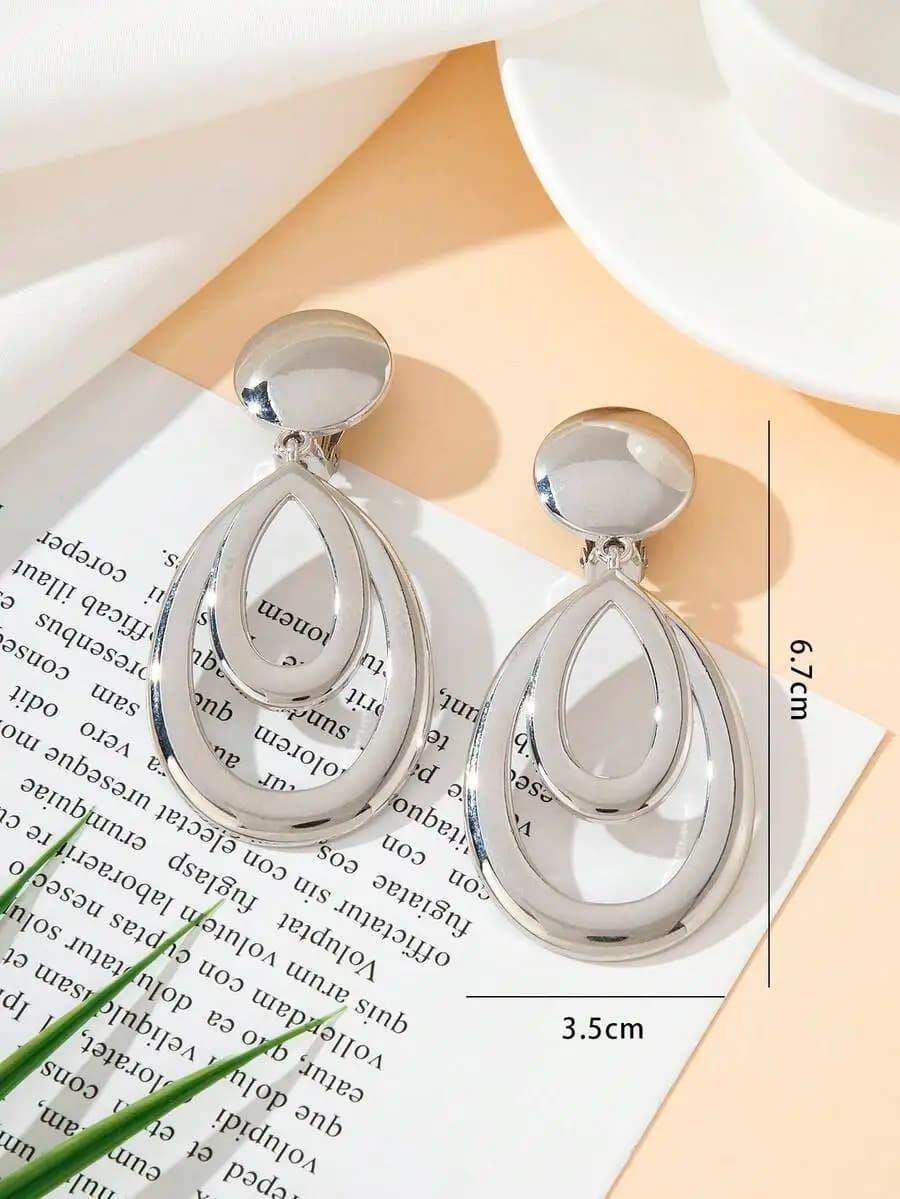 Orecchini a clip geometrici lucidi a forma di goccia d'acqua esagerata per donna, gioielli alla moda ed eleganti
