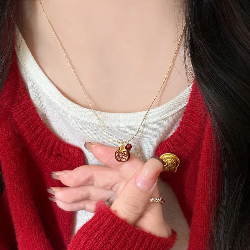 Collana con Ciondolo a Forma di Melagrana Rossa, Elegante e Alla Moda, per Donne, Catenina con Charm a Frutta, Gioiello Regalo