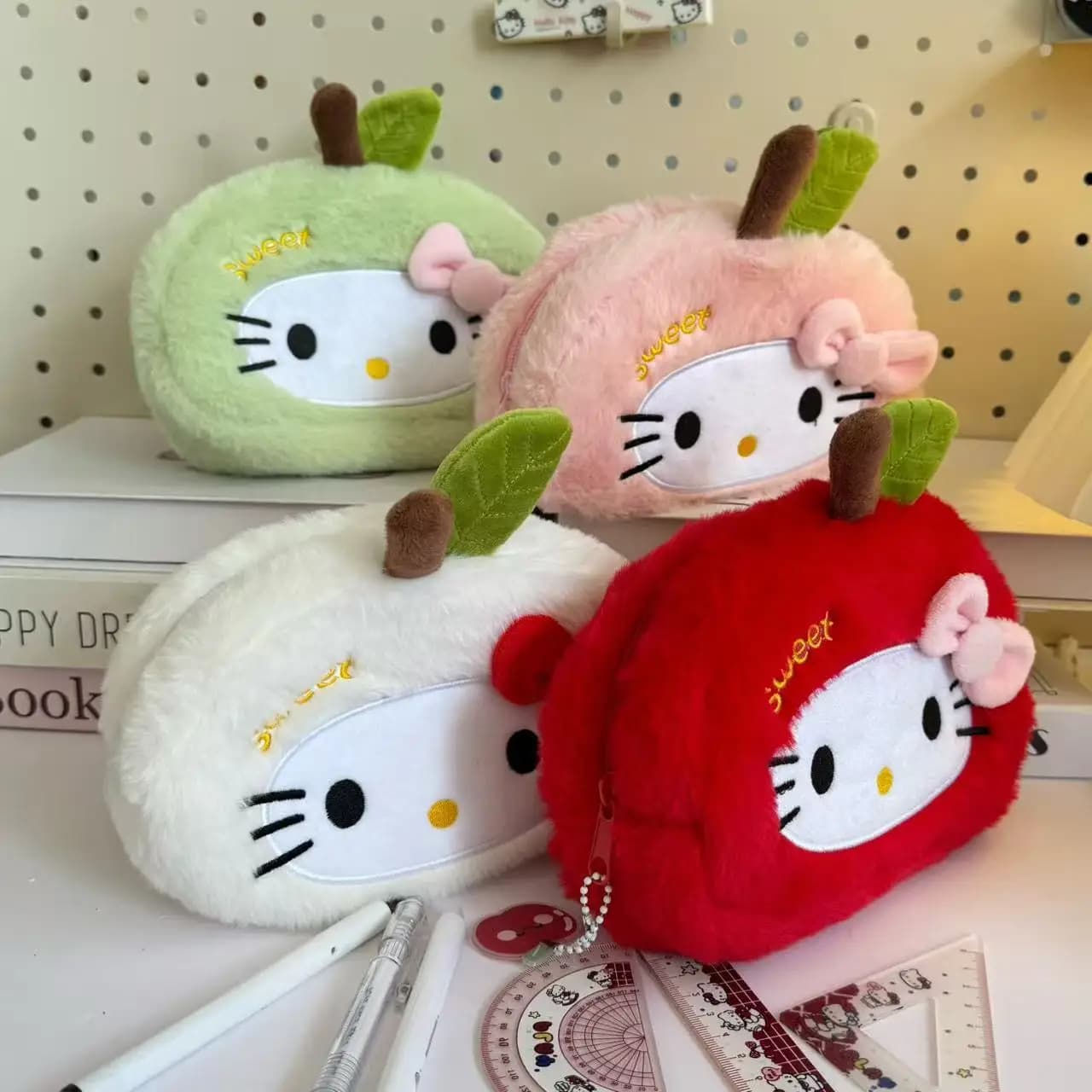 Simpatica custodia per matite Hello Kitty a forma di mela, in peluche, con design a cartone animato, un regalo per la mia ragazza