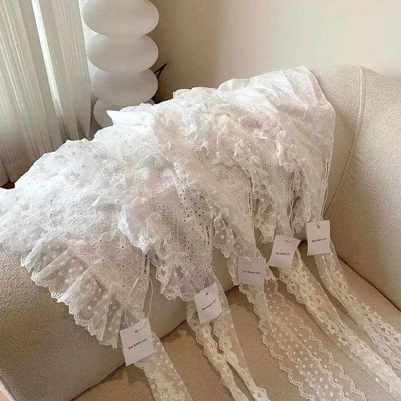 Retro White Lace Head Scarf Multipurpose Triangle Shawl Hair Band Belt Women Summer Spring Beach Wedding Headwear Lightweight