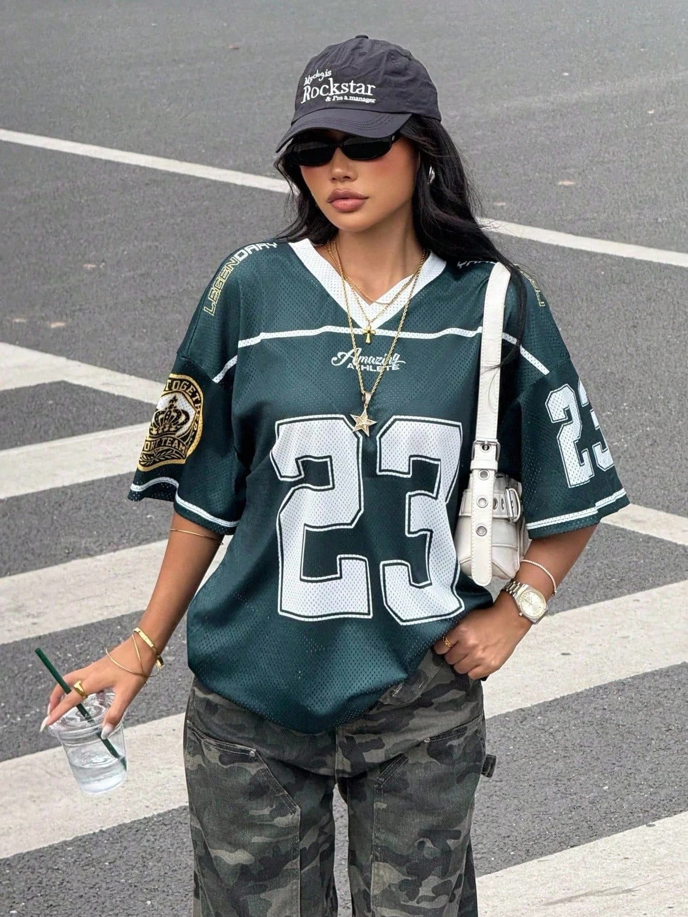 T-shirt estiva da donna, maglia da calcio verde con stampa 23, maglietta casual a maniche corte con scollo a V, top sportivo comodo e alla moda