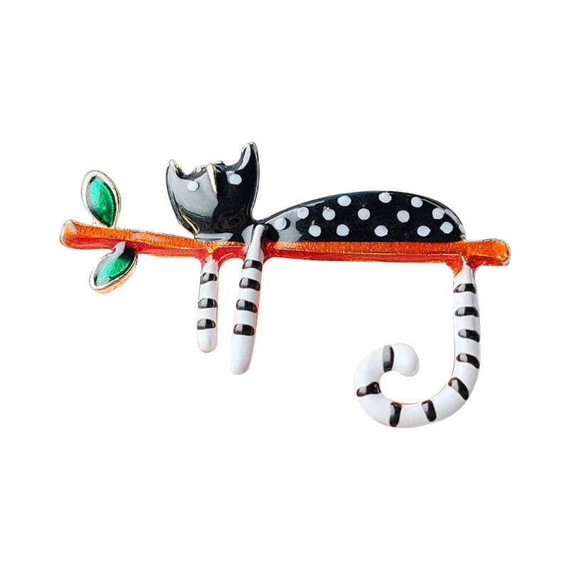Smalto Cute Lazy Cat On the Tree spilla per donna uomo Lovely Cartoon Pets Animal Party Office spilla quotidiana Pin gioielli alla moda